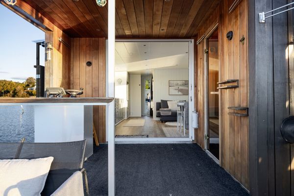 Lyxig husbåt med bastu, takterrass och havsaccess - Bild 7