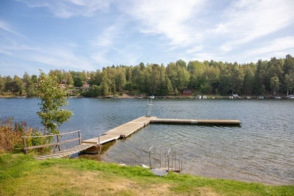Modernt fritidshus nära havet i Norrtälje - Bild 20