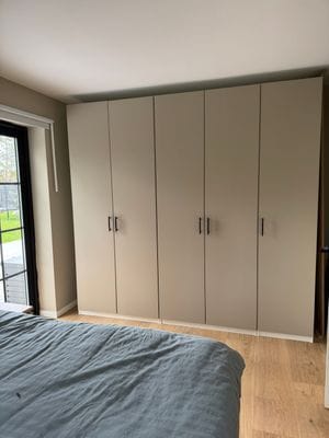 Modernt fritidshus nära havet i Norrtälje - Bild 12