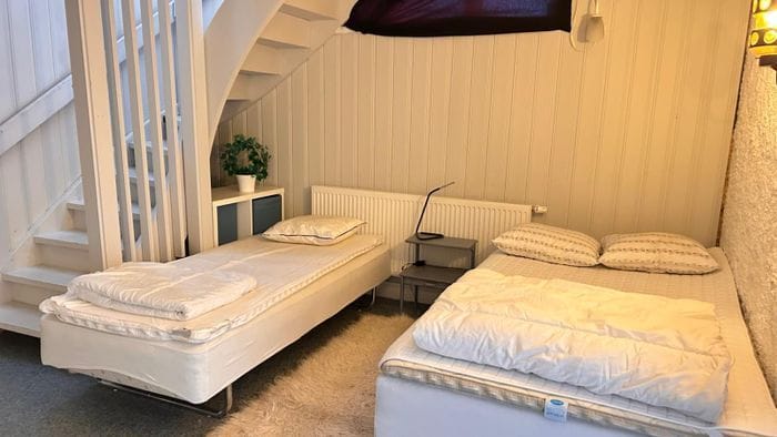 Timmerhus vid sjön - Bild 12