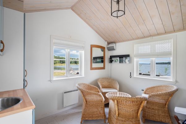 Vacker villa vid kusten i skärgården - Bild 19