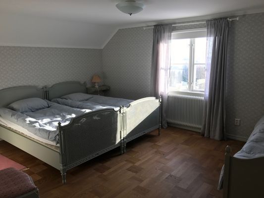 Herrgårdsflygel i blomsterpark (ca 14 pers) - Bild 25