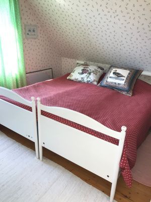 Det ena sovrummet på ovanvåningen