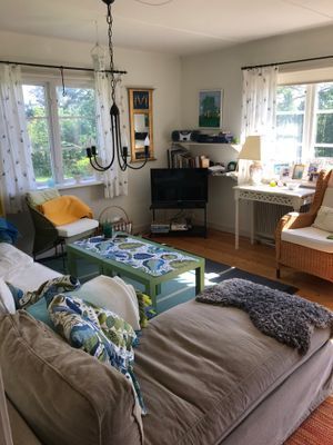 Charmigt gammalt sommarhus med trädgård i Torekov - Bild 9