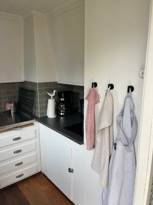 Mysig stuga på sydvästra Tjörn - Bild 3