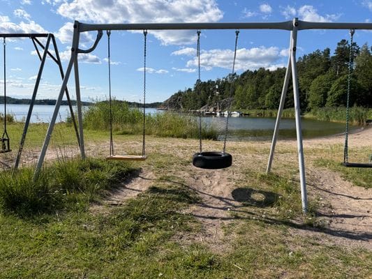 Idyllisk stuga på Värmdö nära sandstrand - Bild 11