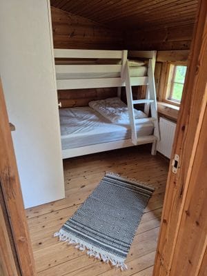 Sovrum 3 (familjesäng, 1st 90 säng, 1st 120)