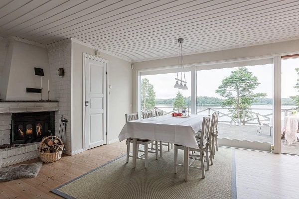 Skärgårdshus med bastu och brygga nära Stockholm - Bild 4