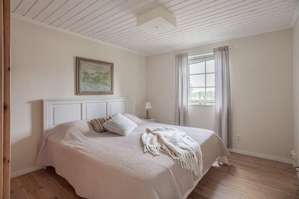 Skärgårdshus med bastu och brygga nära Stockholm - Bild 9