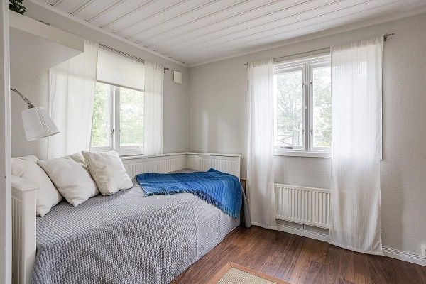 Skärgårdshus med bastu och brygga nära Stockholm - Bild 13