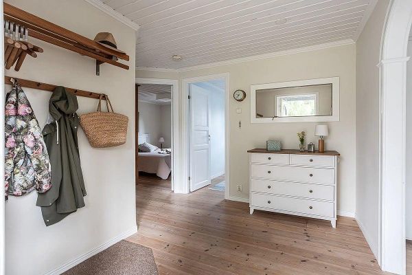 Skärgårdshus med bastu och brygga nära Stockholm - Bild 12