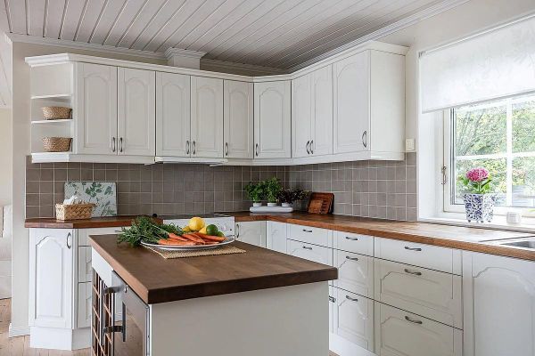 Skärgårdshus med bastu och brygga nära Stockholm - Bild 17
