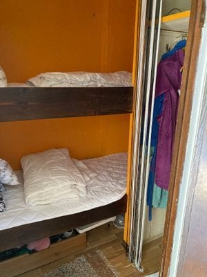 Furusund strandtomt mysigt hus och tomt - Bild 20