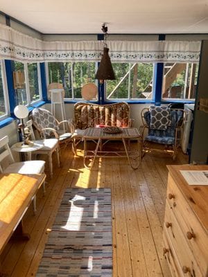 Furusund strandtomt mysigt hus och tomt - Bild 5