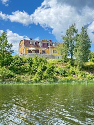 Topprenoverat med privat brygga på gård i Sörmland - Bild 53