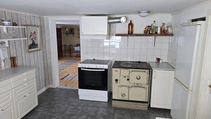 Gård från 1790 vid sjö – helt avskilt läge - Bild 22