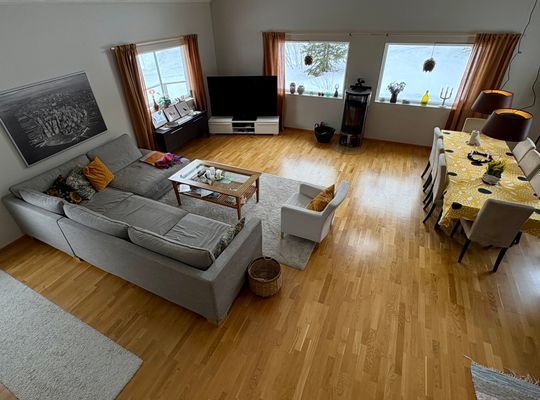 Rymlig fjällstuga i högt soligt läge - Bild 4