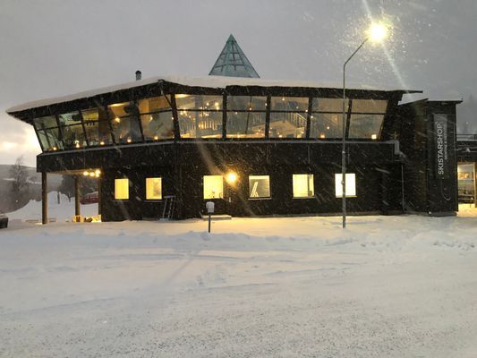 Tegetornet med Restaurang och Skistarshop