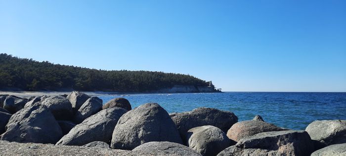 Härliga Lickershamn. Nära badstrand och raukar - Bild 12