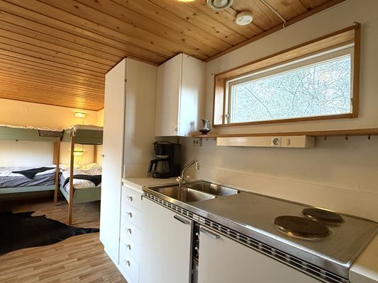Stuga med skyddat läge nära havet - Bild 23