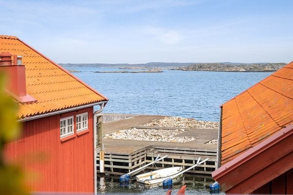 Havsutsikt och dopp i solnedgången på Käringön - Bild 2