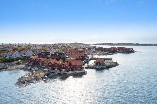 Havsutsikt och dopp i solnedgången på Käringön - Bild 3