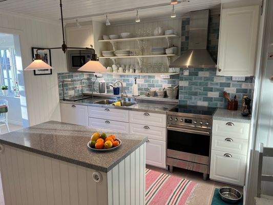 Havsnära villa med underbar utsikt i Rönnäng - Bild 34