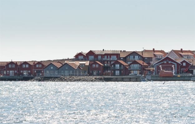 Havsutsikt och dopp i solnedgången på Käringön - Bild 17