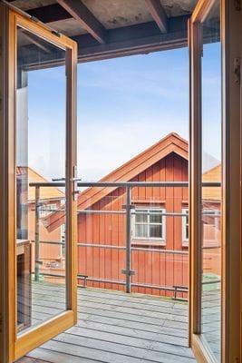 Havsutsikt och dopp i solnedgången på Käringön - Bild 20