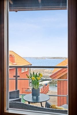 Havsutsikt och dopp i solnedgången på Käringön - Bild 26