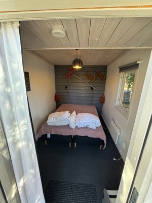 Gästrum i ett eget hus. 160 säng.