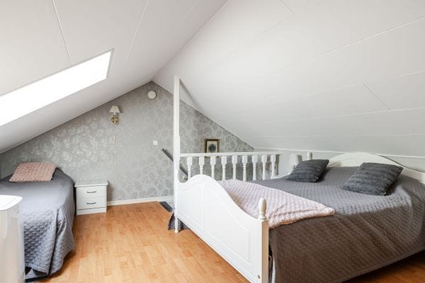 Hus med badtunna, bastu. 300 m till sjö.Båt ingår. - Bild 25