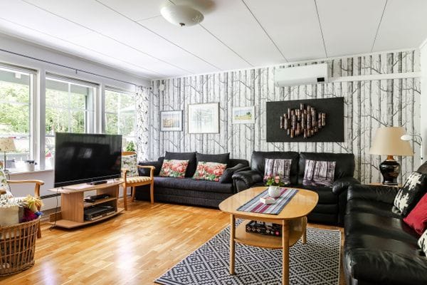 Hus med badtunna, bastu. 300 m till sjö.Båt ingår. - Bild 16