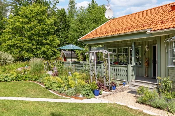 Hus med badtunna, bastu. 300 m till sjö.Båt ingår. - Bild 53