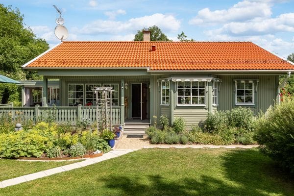Hus med badtunna, bastu. 300 m till sjö.Båt ingår. - Bild 54