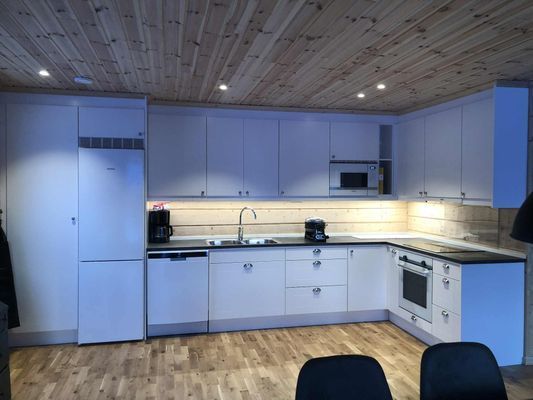 VILLA SKALSVALLEN, Skalets torg, inomhusbordtennis - Bild 27