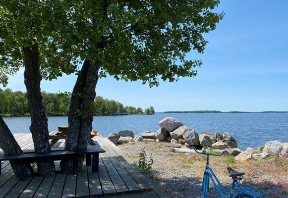 Adelsö idyll vid Mälaren med bastu och stor tomt - Bild 25
