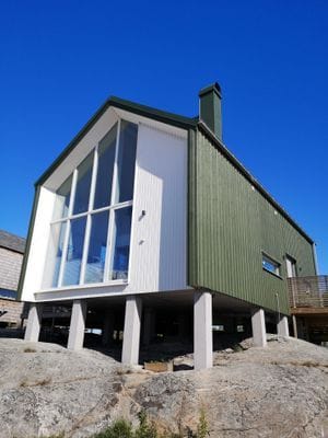 Lilla Fjellsholmen 44, högst upp på ön