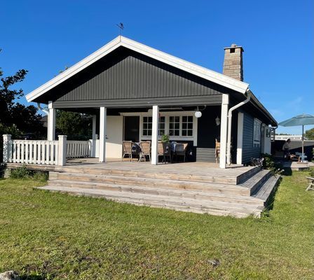 Sommardröm i Byxelkrok – två hus nära havet