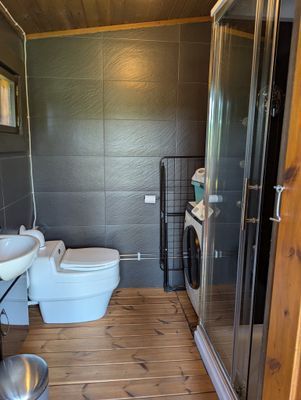 Stuga med tillgång till bastustuga & växthus - Bild 8