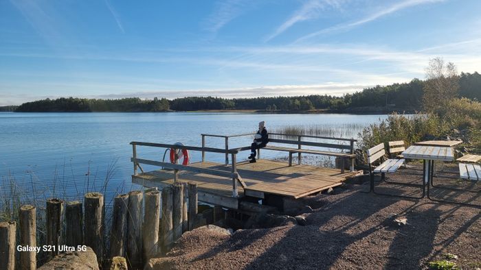Vinterbild på badbryggan (10 min promenad)