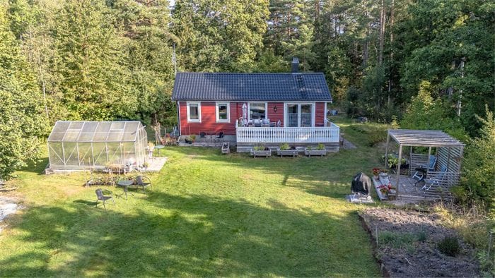 Köpmannebro vattennära både Ånimmen och Vänern