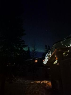 En glimt av norrsken från tomten