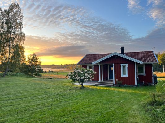 Hus med fantastisk sjöutsikt och lantlig omgivning - Bild 2