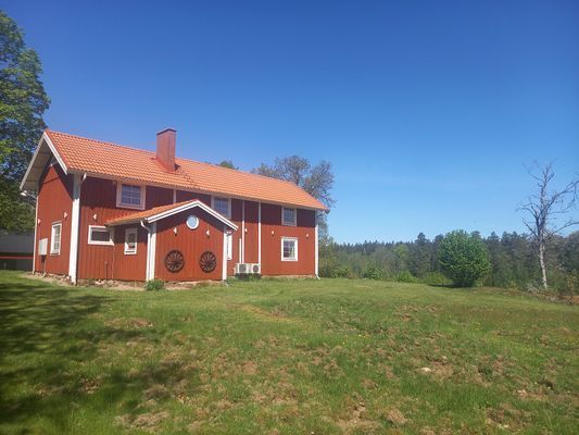 Hel gård från 1790 vid sjö – 2 hus – avskilt läge - Bild 7