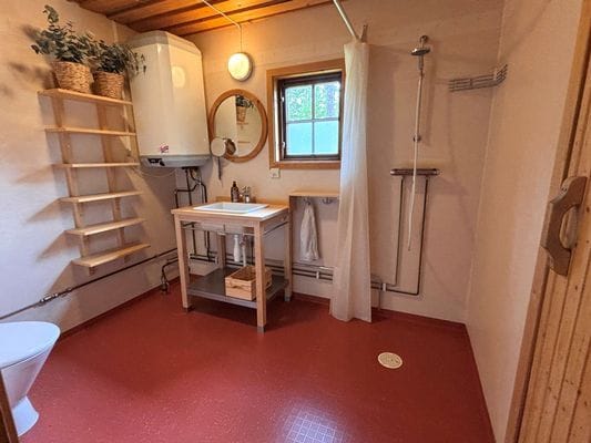 Mysig Fjällstuga med bastu & braskamin nära spår - Bild 10