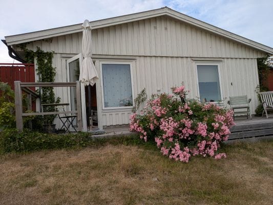 200m från havet i nyrenoverat gästhus.