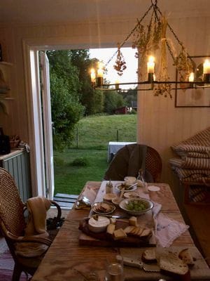 Drömstuga med sjöutsikt och egen badplats i skogen - Bild 39
