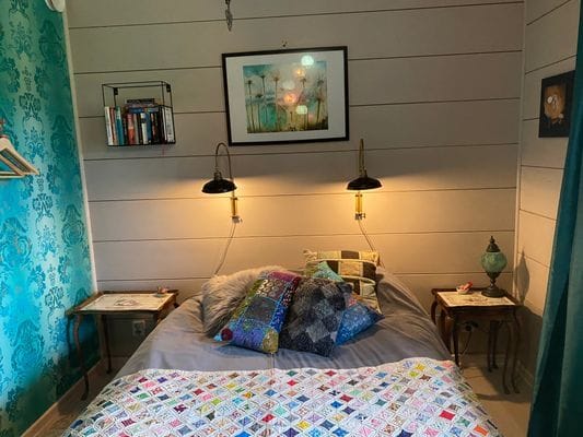Hus med sjöutsikt och nära skog. - Bild 19
