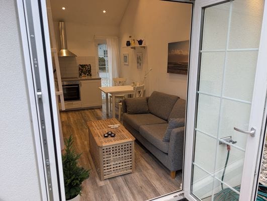 Tiny house byggt 2018 200 m till strand m Netflix - Bild 10